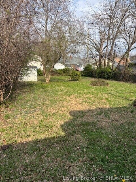 Property Photo: 534 N Whitcomb Avenue IN 47129