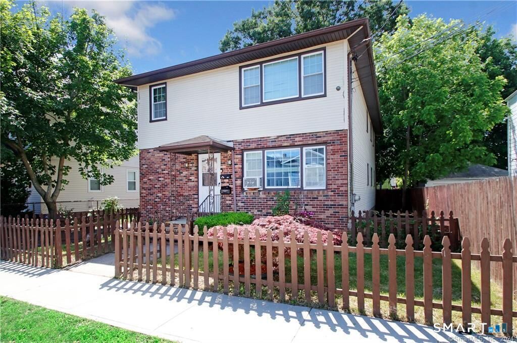 Property Photo:  80 Dix Street  CT 06514 