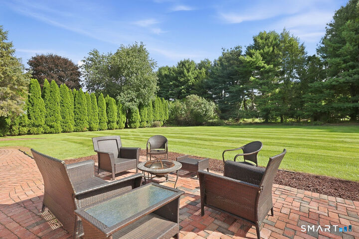 Property Photo:  48 Hawthorne Mead Drive  CT 06033 