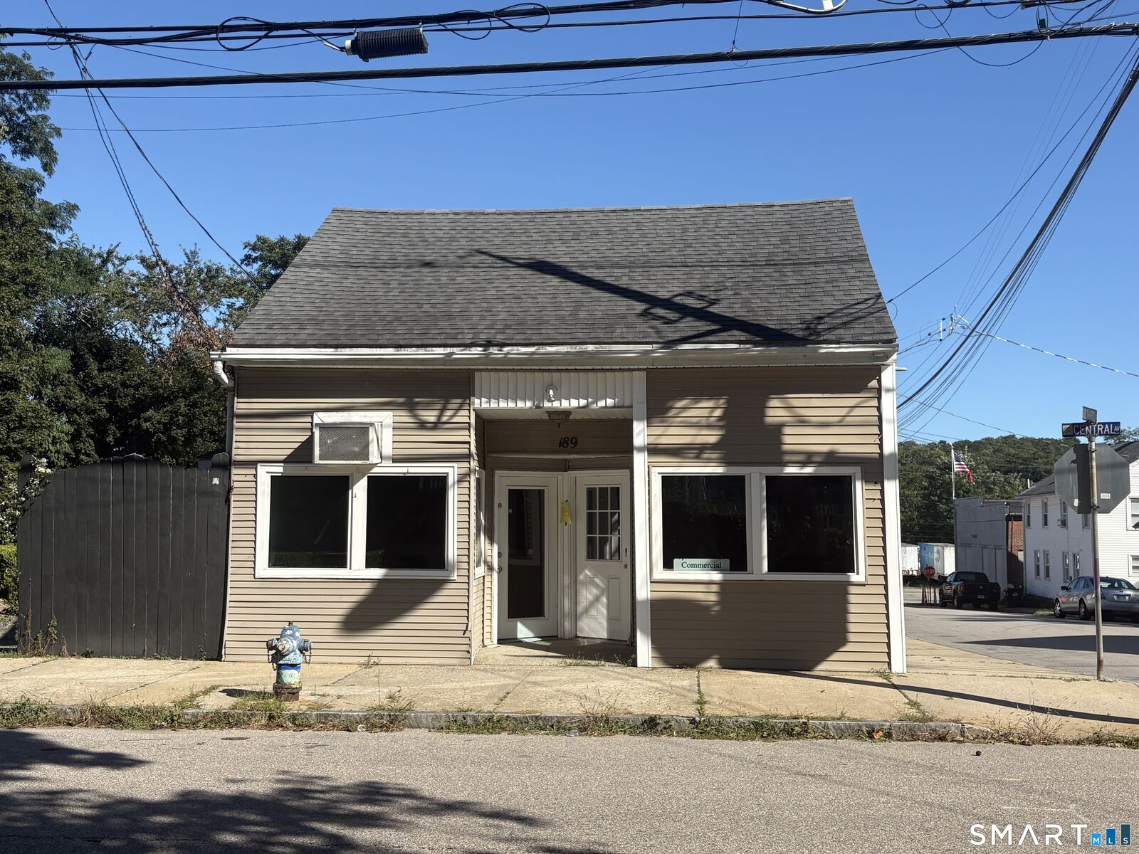 Property Photo:  189 Central Avenue  CT 06360 