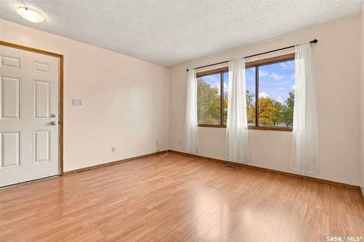 Property Photo:  6918 Blakeney Drive 28  SK S4X 2N5 