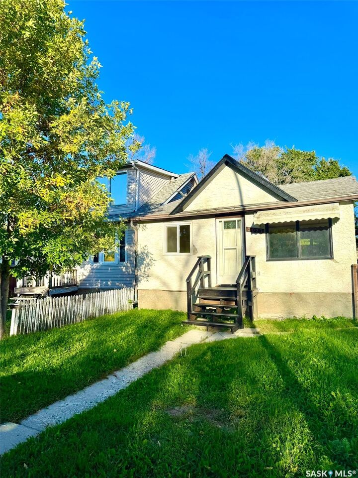 Property Photo:  2027 Montreal Street  SK S4P 1L5 