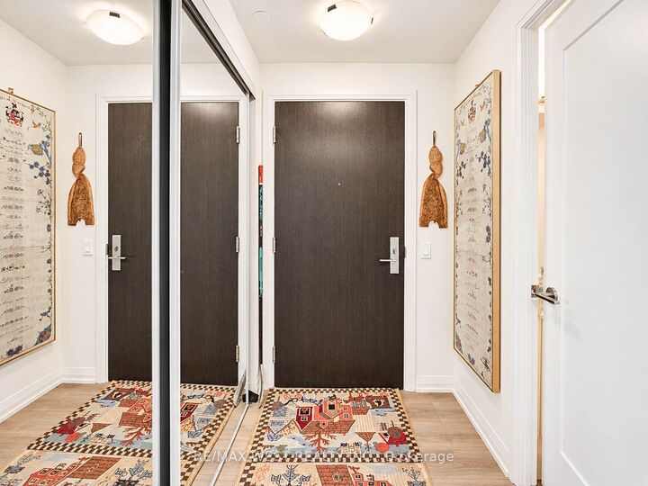 Property Photo:  9000 Jane Street 1019  ON L4K 0M6 