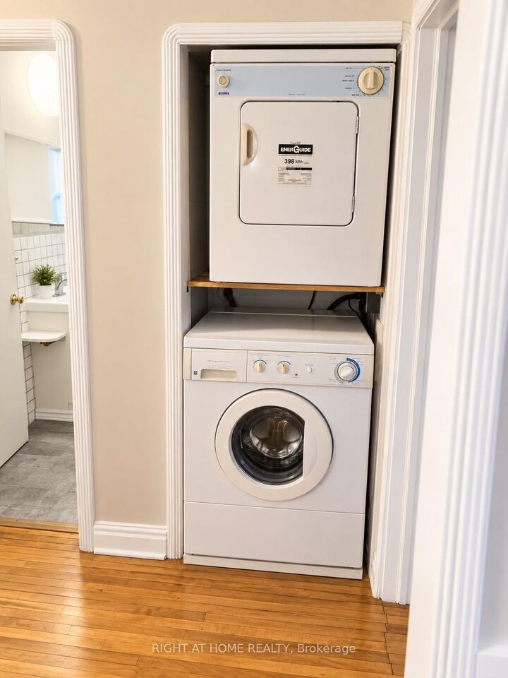 Property Photo:  2849 Kingston Road 2  ON M1M 1N2 