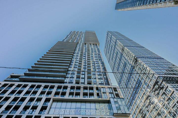 Property Photo:  251 Jarvis Street 4703  ON M5B 0C3 