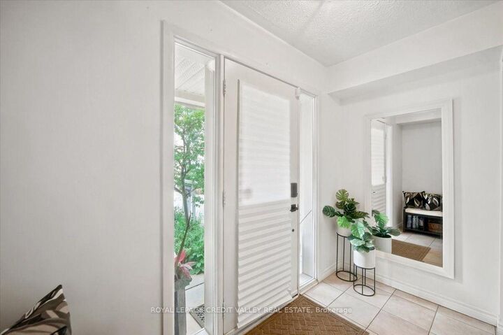 Property Photo:  1250 St. Martins Drive 55  ON L1W 1J3 