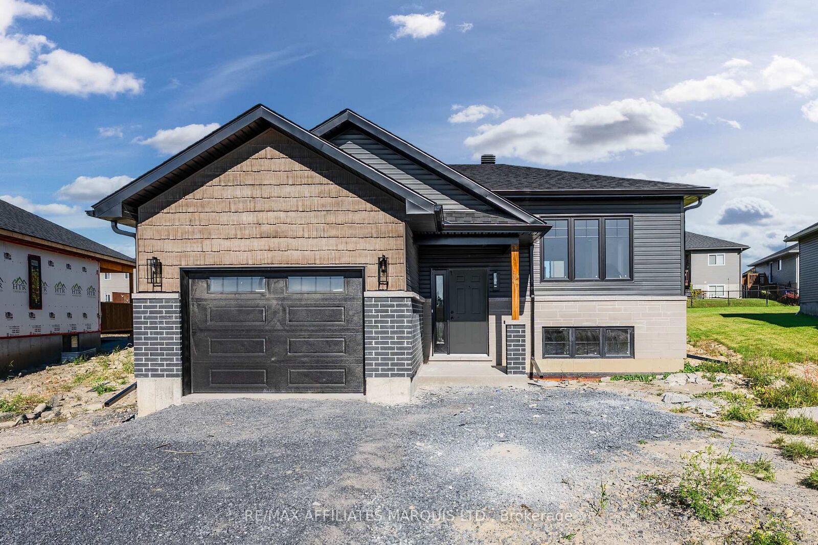 Property Photo:  201 Ruby Drive  ON K6H 0J8 