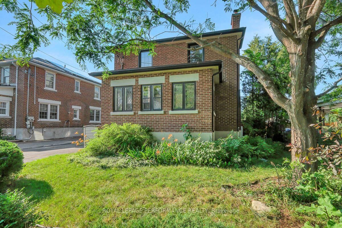 Property Photo:  13 Wolff Street  ON K1K 1K6 