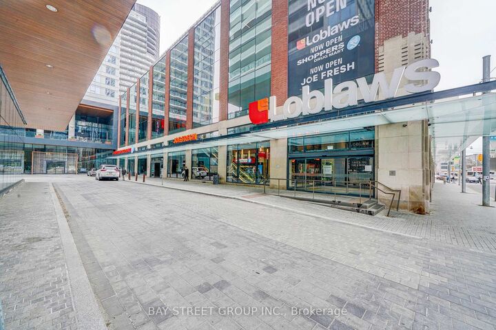 Property Photo:  17 Bathurst Street 2612  ON M5V 0N1 