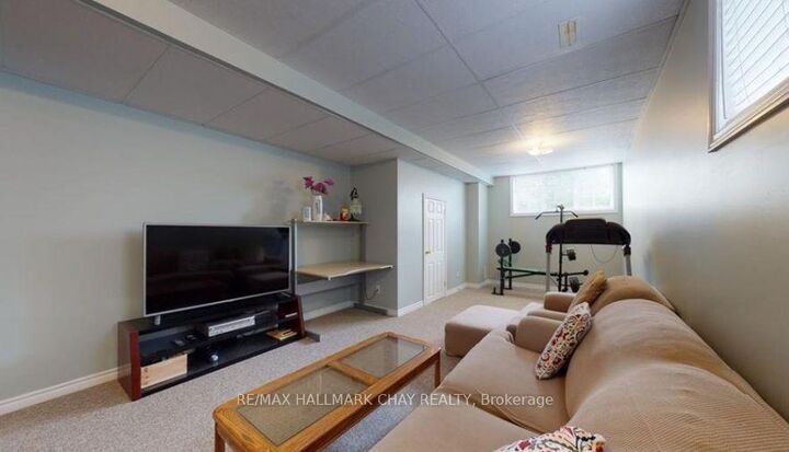 Property Photo:  133 Monique Crescent Lower Level  ON L4M 6Z3 