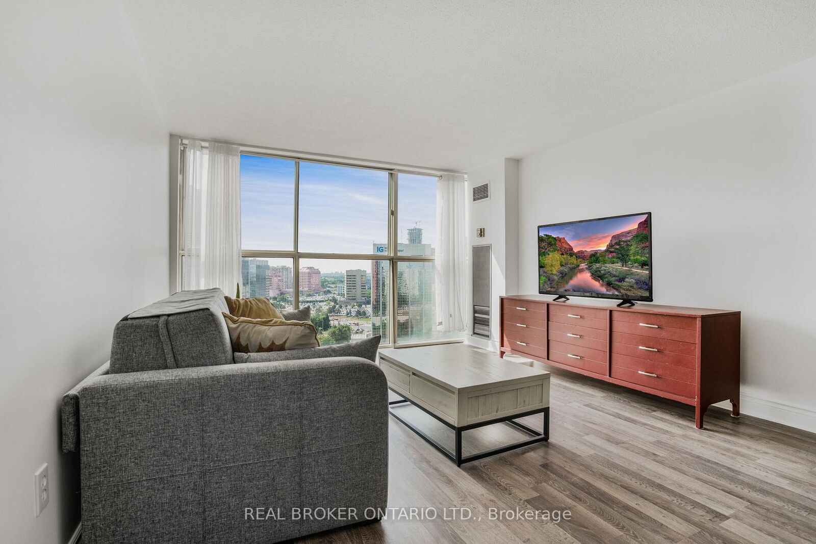 Property Photo:  4205 Shipp Drive 2101  ON L4Z 2Y9 
