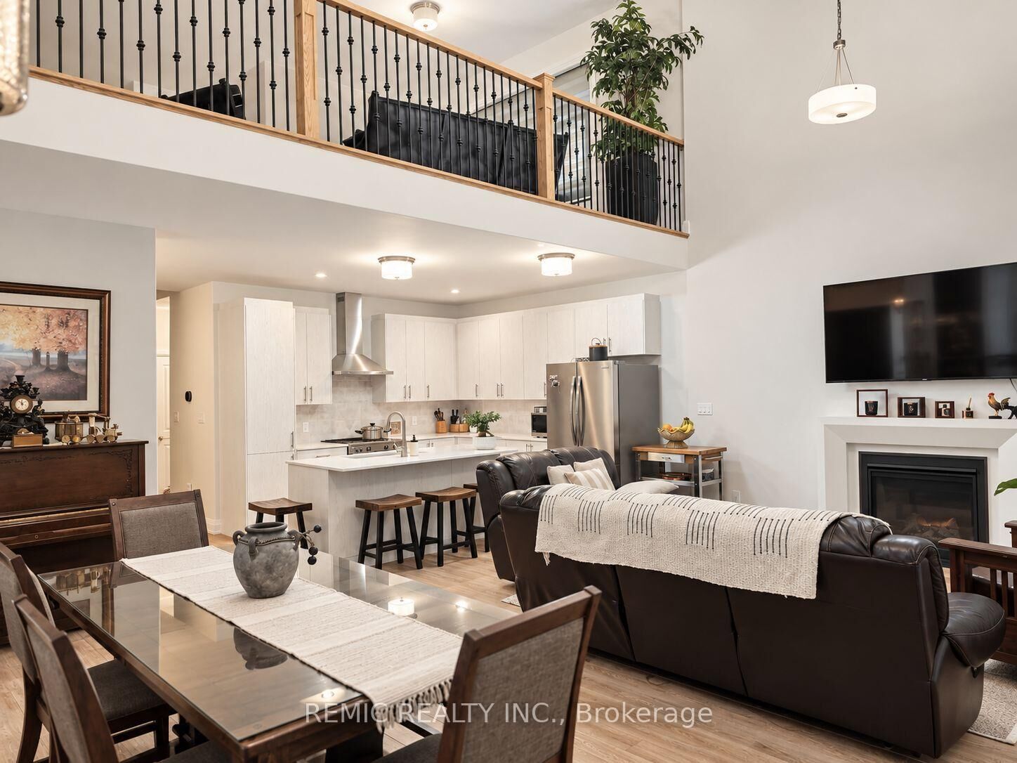 Property Photo: 52 Holland Street ON L1A 0G2