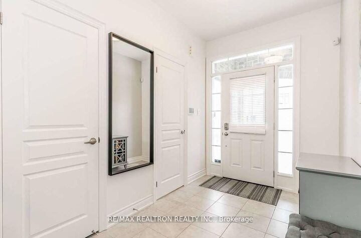Property Photo:  17 Larkfield Crescent  ON L9N 0P7 