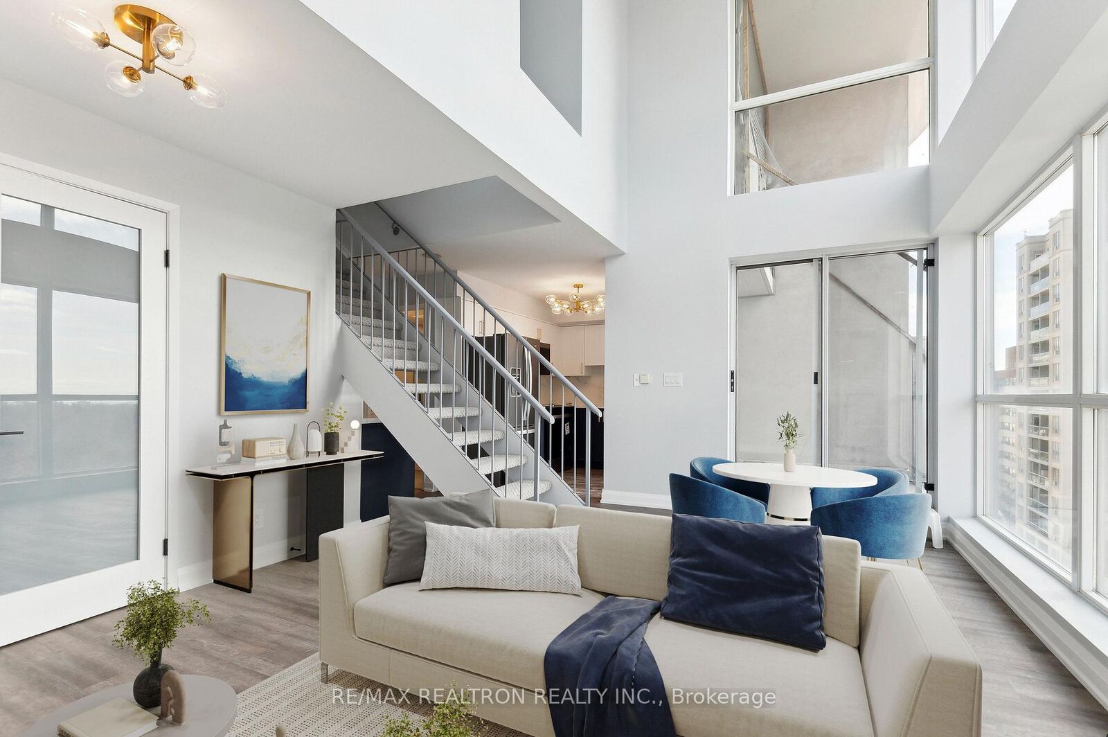 Property Photo:  18 Merton Street 906  ON M4S 3G9 