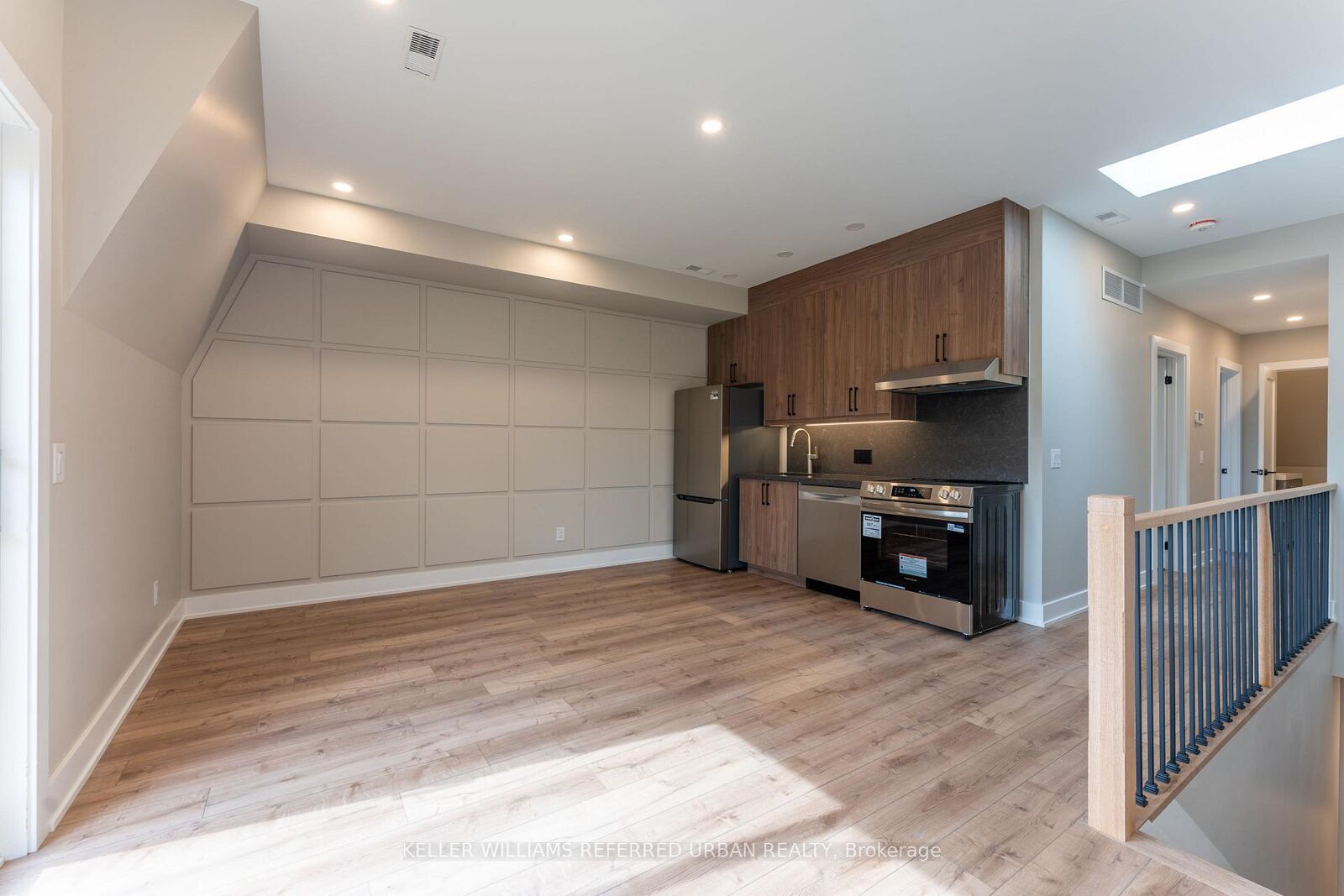 Property Photo:  352 Jones Avenue 4  ON M4J 3G3 