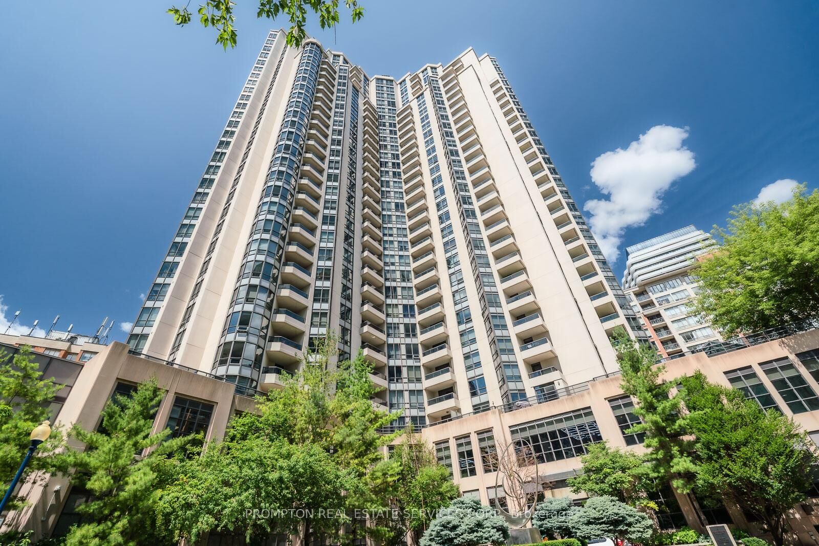 Property Photo:  500 Doris Avenue 2228  ON M2N 0C1 