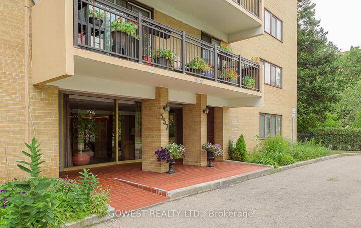 Property Photo:  557 The East Mall N/A 502  ON M9B 4A5 
