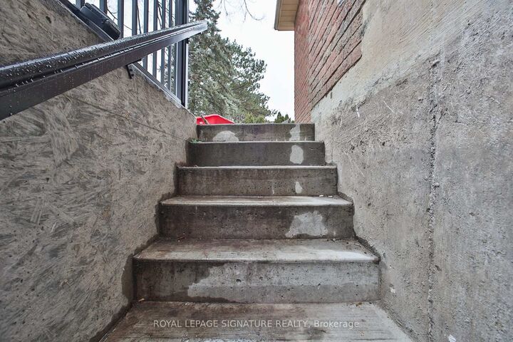 Property Photo:  816 Linden Court Bsmt  ON L1N 6S8 
