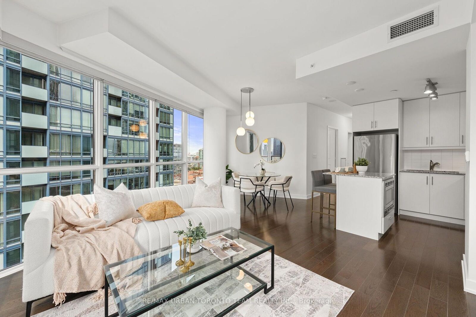 Property Photo:  1 The Esplanade Avenue 2104  ON M5E 0A8 