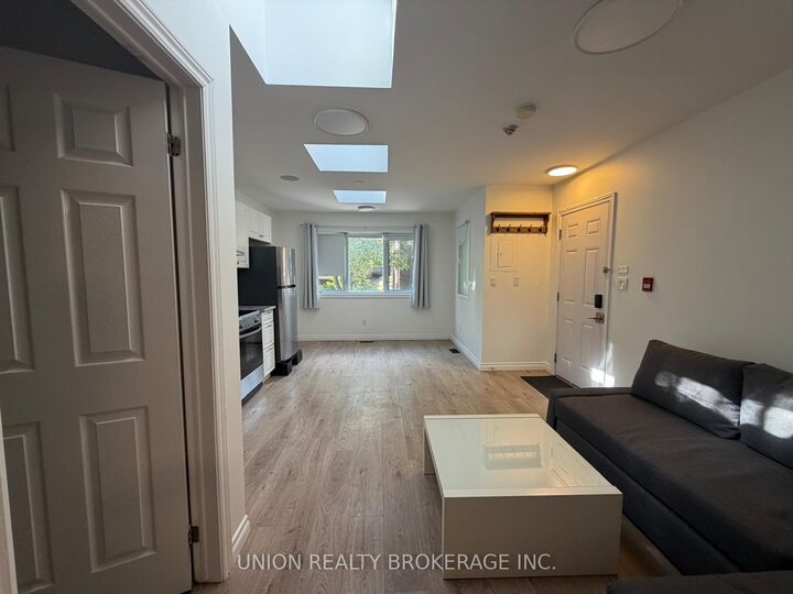 Property Photo:  73-B Willow Avenue Upper  ON M4E 3K1 