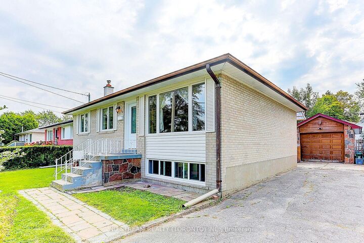 Property Photo:  432 Crosby Avenue Main  ON L4C 2S1 