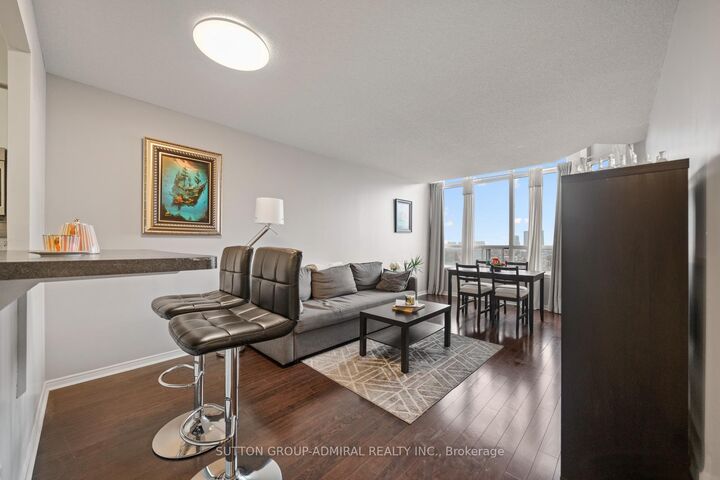 Property Photo:  81 Townsgate Drive 1103  ON L4J 8E6 