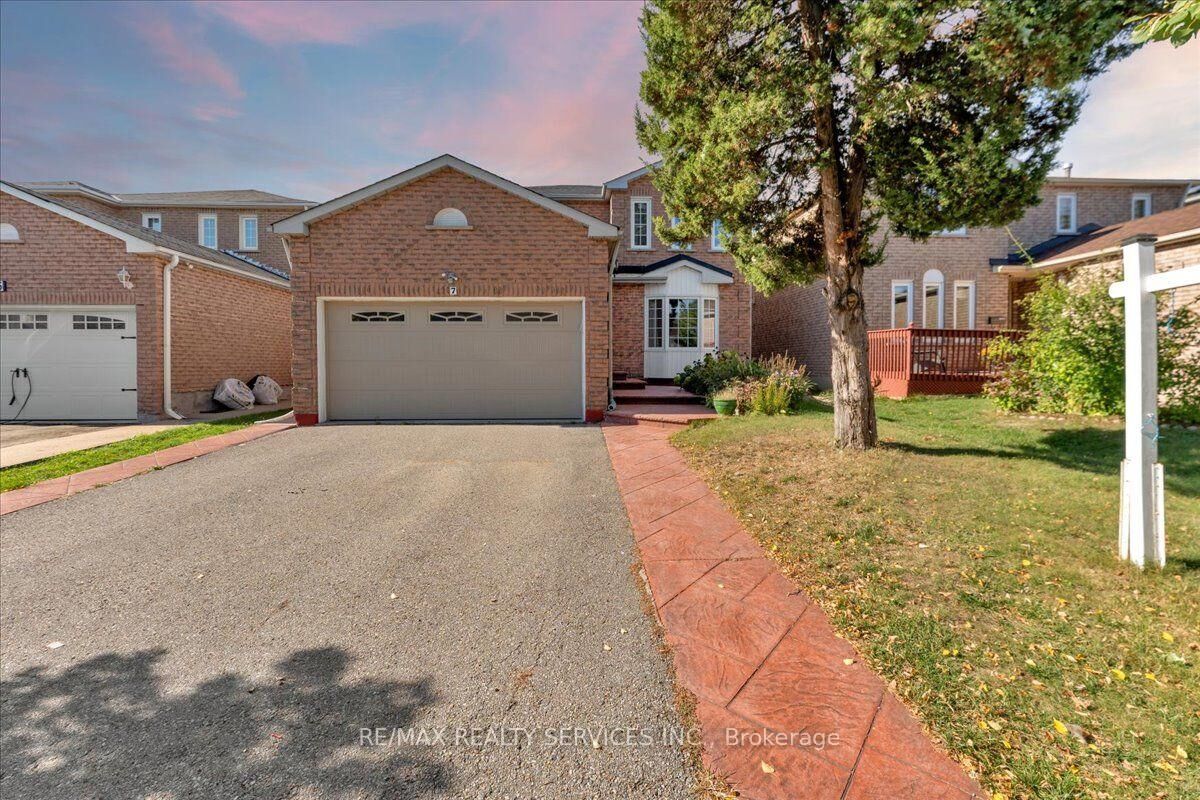 Property Photo:  7 Duggan Drive  ON L6Y 4K8 