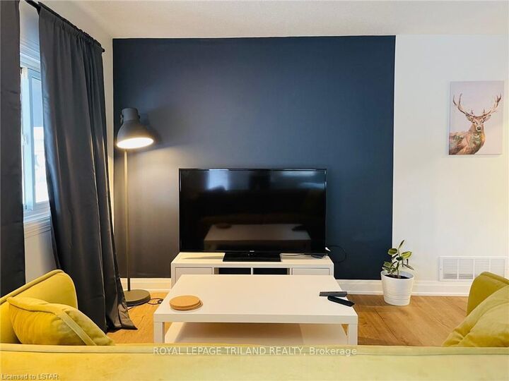 Property Photo:  173 William Street C  ON N5L 1C7 