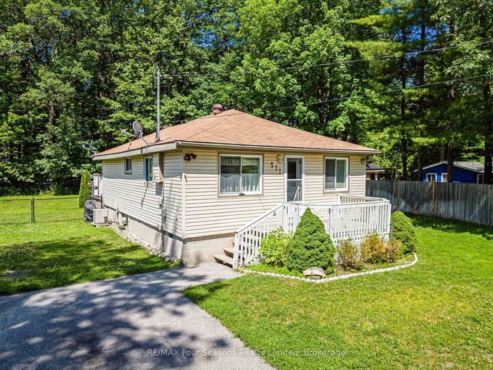 Property Photo:  511 Oxbow Park Drive  ON L9Z 2T9 