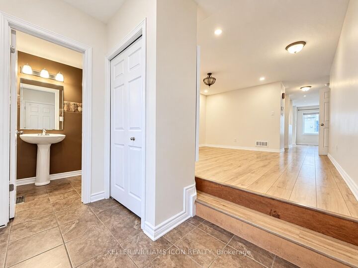 Property Photo:  318 Ventanna Way  ON K2J 0Y1 