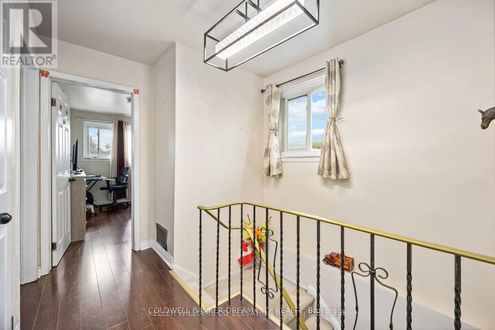 Property Photo:  3073 Ireson Court Upper  ON L4T 1N7 