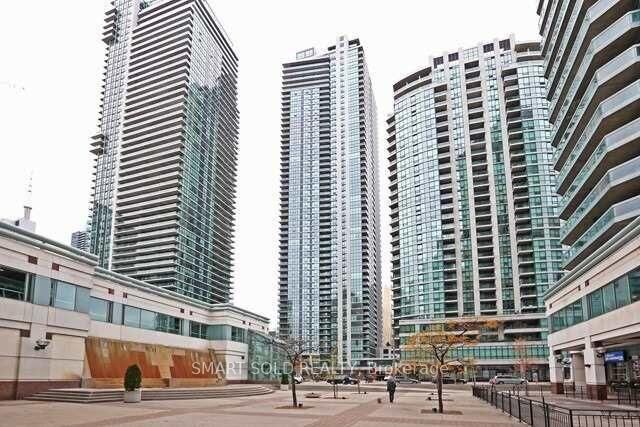 Property Photo:  16 Harbour Street 4001  ON M5J 2Z7 
