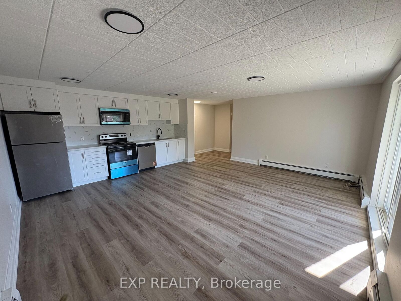 Property Photo:  4422 Huron Street 405  ON L2E 7C8 