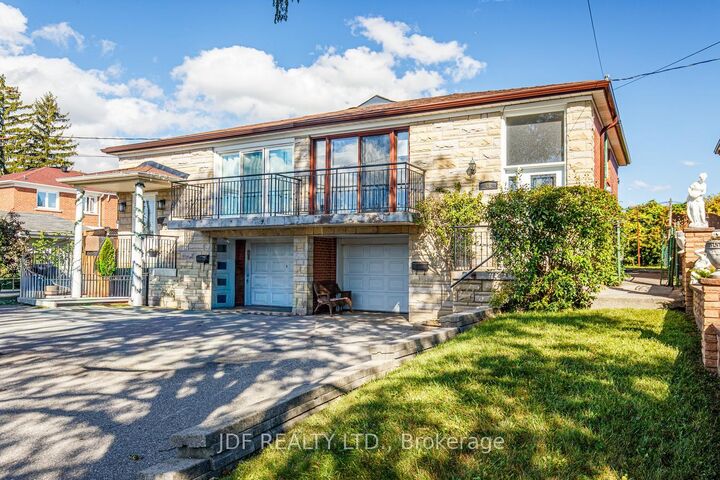Property Photo:  48 Debby Court  ON M9N 2L9 