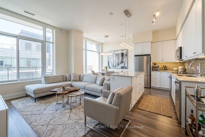 Property Photo:  9600 Yonge Street Ph05  ON L4C 1V6 