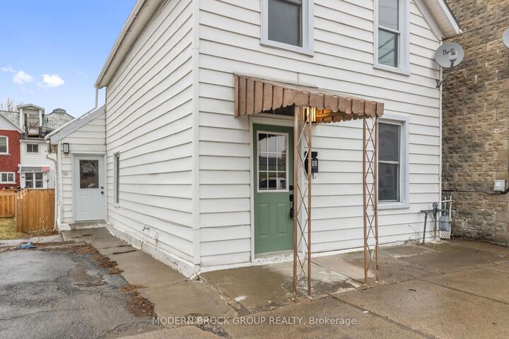 Property Photo:  108 George Street  ON K6V 3V9 