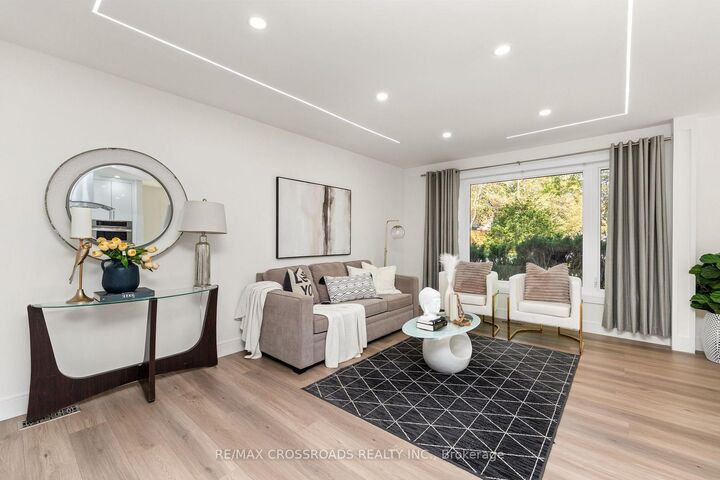 Property Photo:  184 Laverock Avenue  ON L4C 4K3 