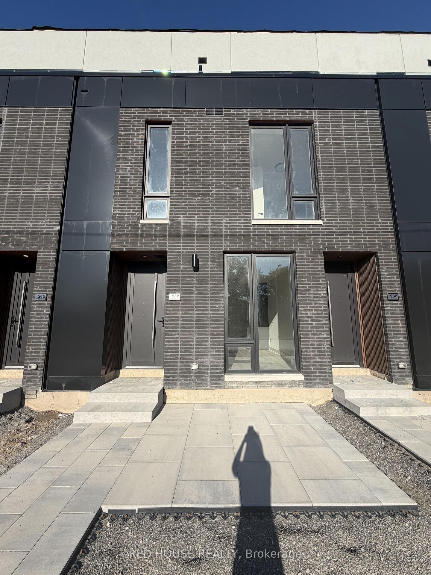 Property Photo:  238 Ellis Avenue  ON L2P 0H2 