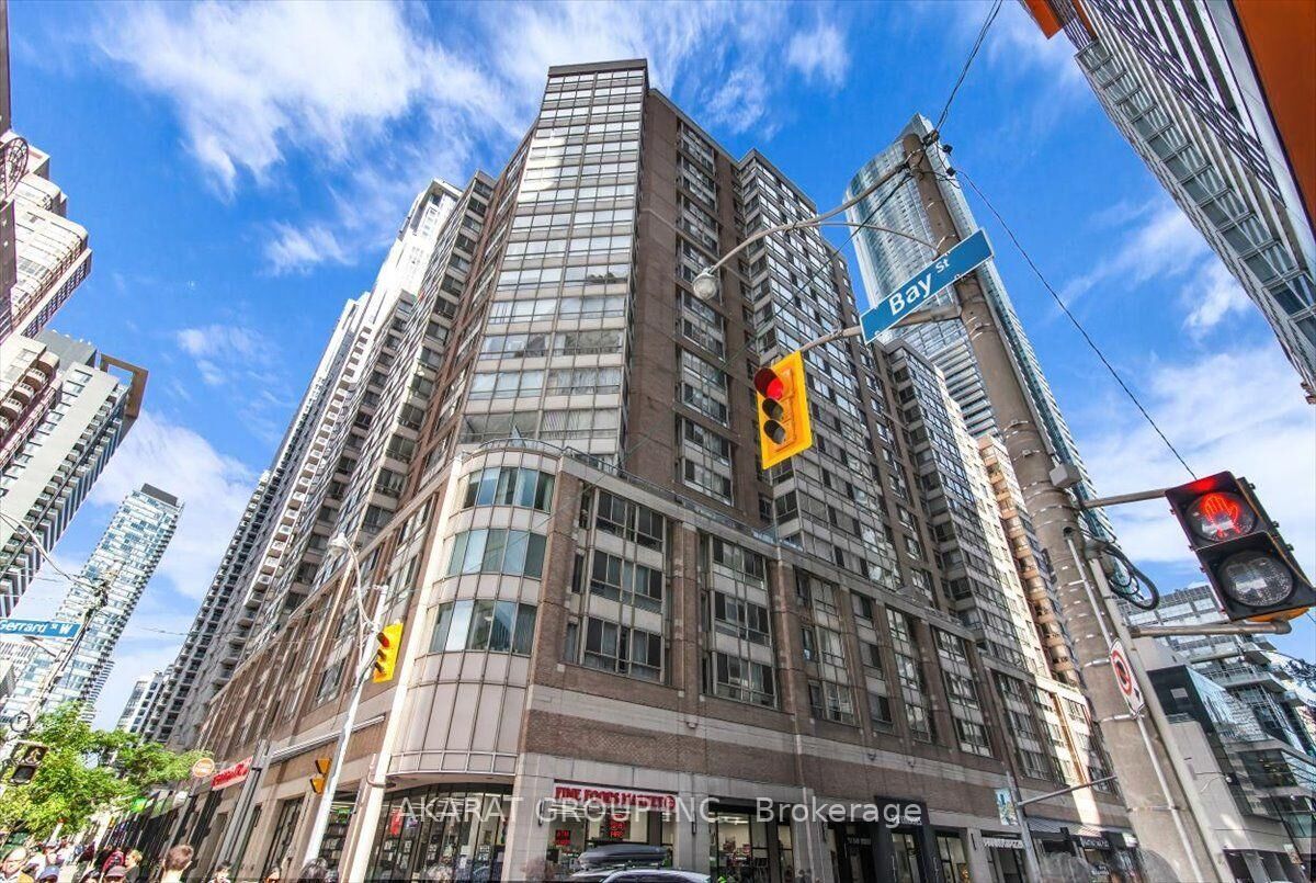 Photo de la propriété:  44 Gerrard Street W 1204  ON M5G 2K2 