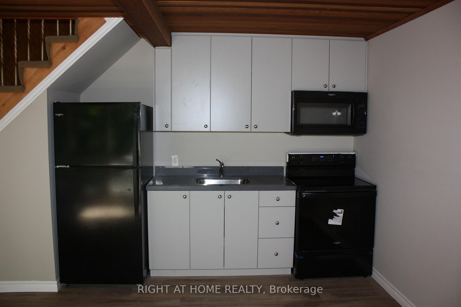 Property Photo:  16 Dunning Crescent  ON M8W 4S8 