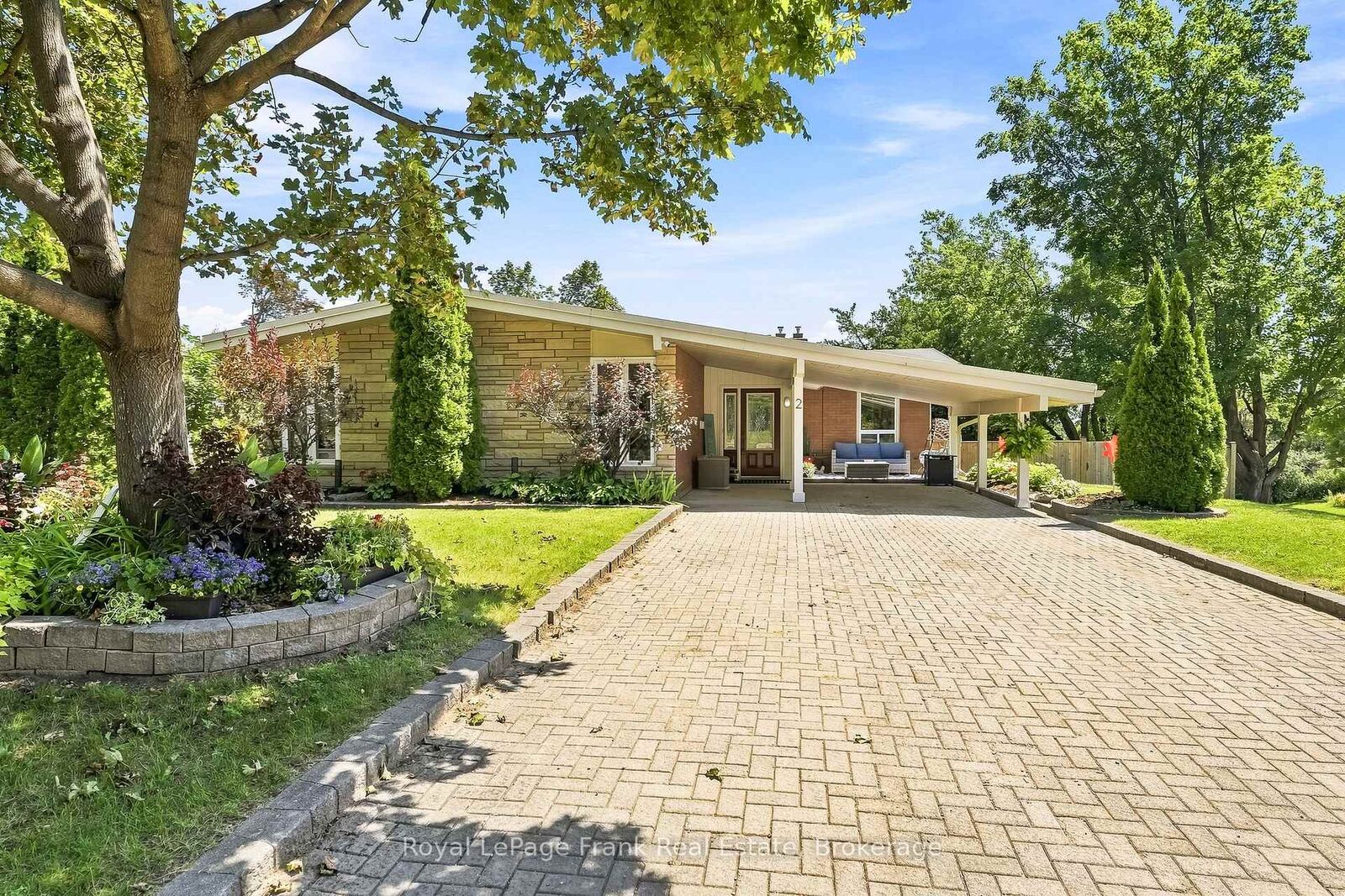 Property Photo:  2 Crestwood Avenue  ON K9J 1M8 