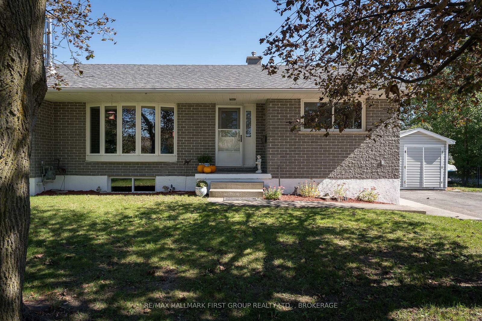 Property Photo:  487 Coronation Boulevard  ON K7M 5R1 