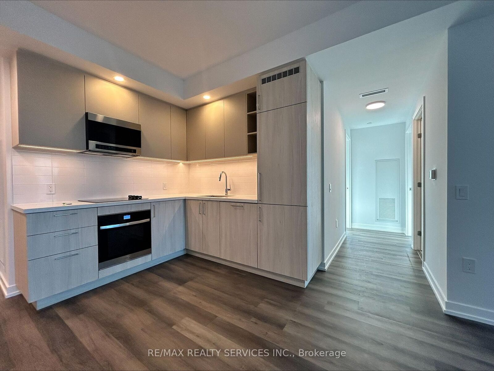 Property Photo:  21 Meadowdale Road 2105  ON L4K 0H6 