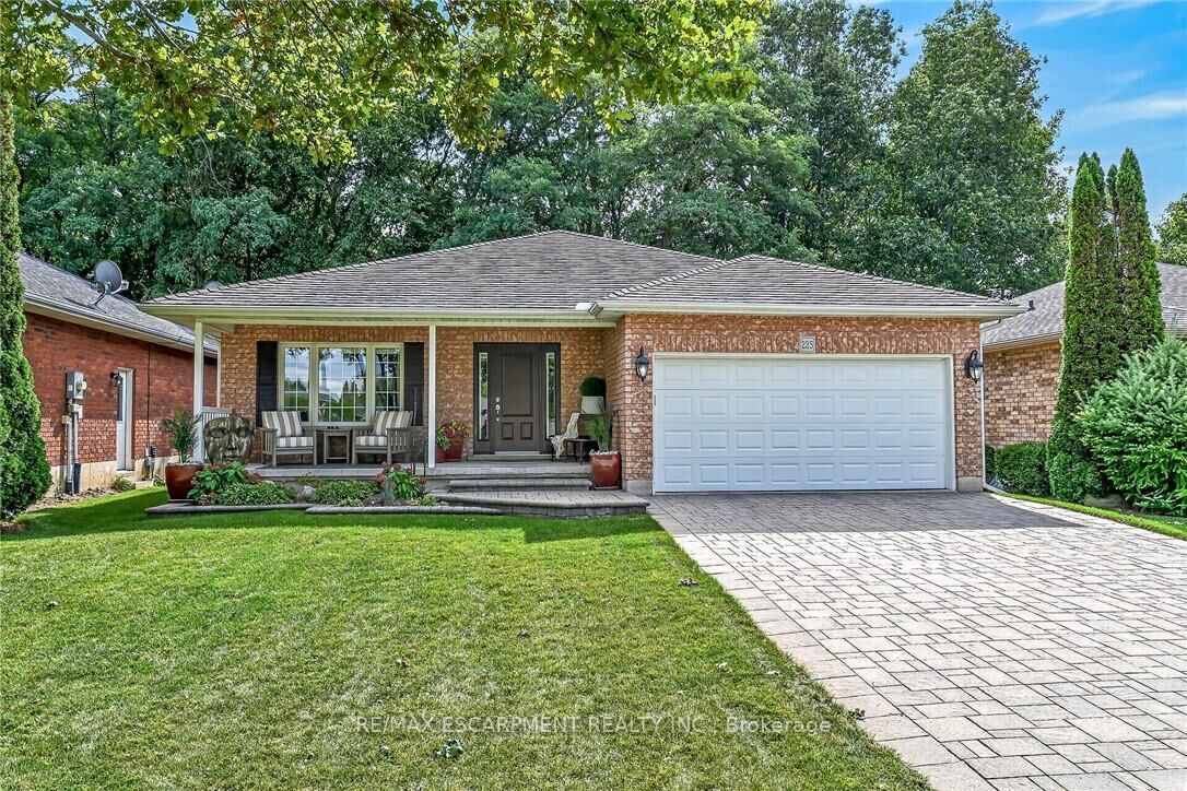 Property Photo:  225 Dover Avenue  ON N0A 1N4 