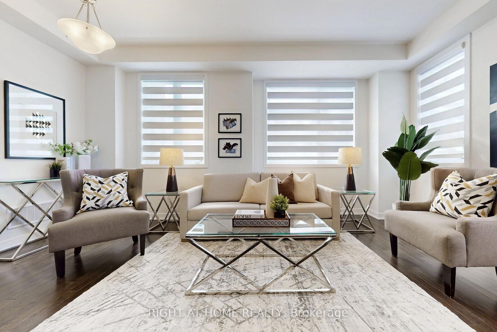 Property Photo:  154 Anna Russell Way  ON L3R 3X3 