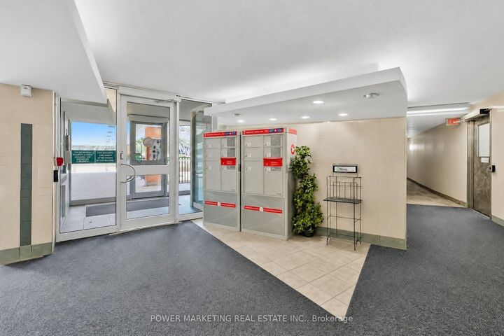 Property Photo:  2020 Jasmine Crescent 810  ON K1J 8K5 