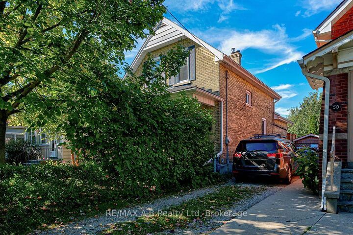 Property Photo:  54 McNab Street S  ON N5A 1Z2 