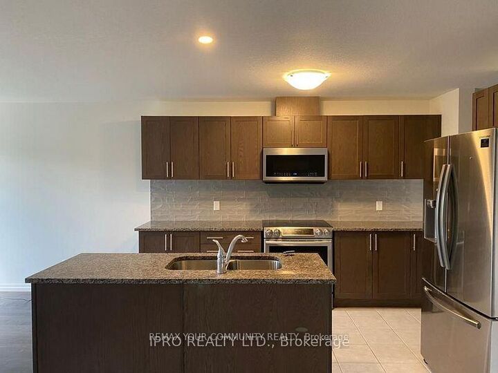Property Photo:  135 Hardcastle Drive 24  ON N1S 0B6 