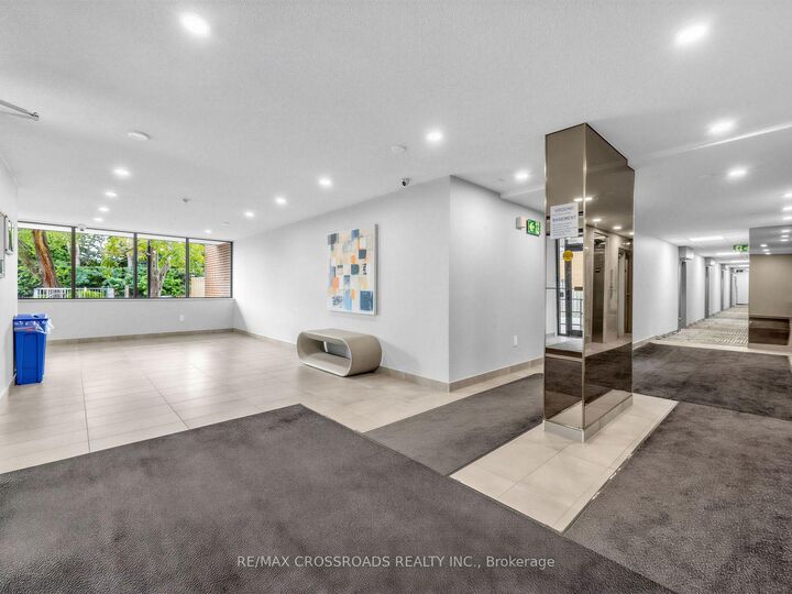 Property Photo:  4060 Lawrence Avenue E 504  ON M1E 4V4 