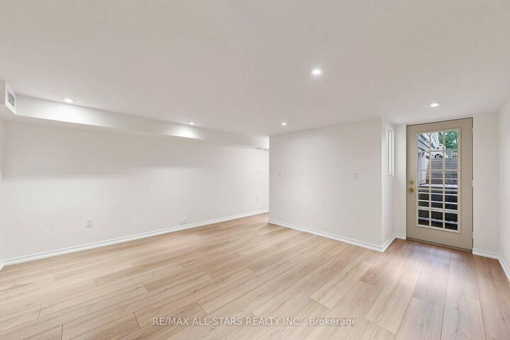 Property Photo:  68 Macpherson Avenue Basement  ON M5R 1W8 
